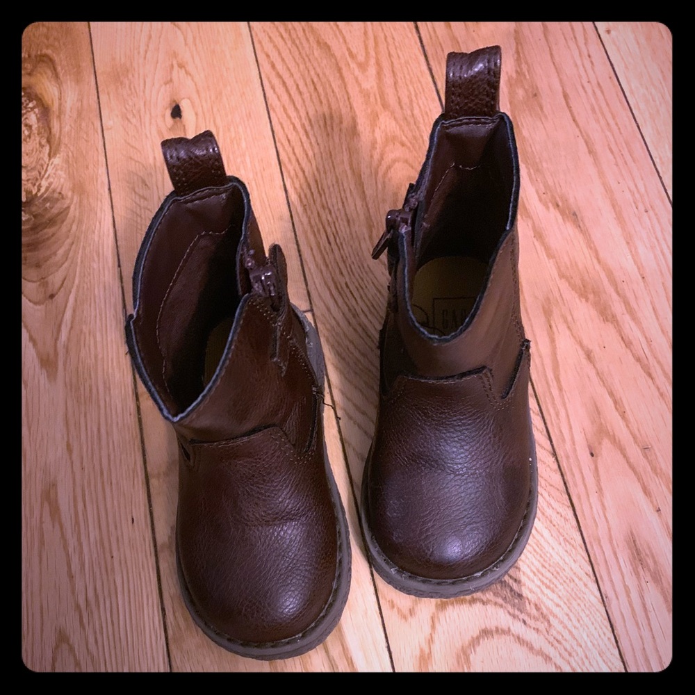 Toddler Gap boots.
